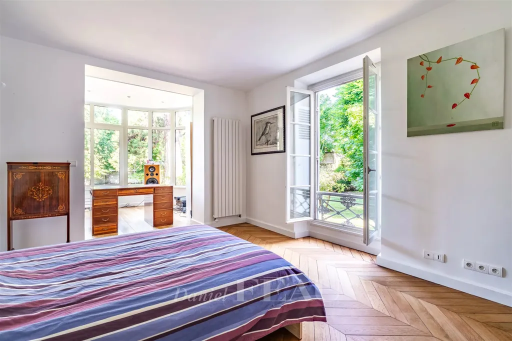 Bedrooms - 4-Bed Apartment with Garden in Saint-Germain-en-Laye