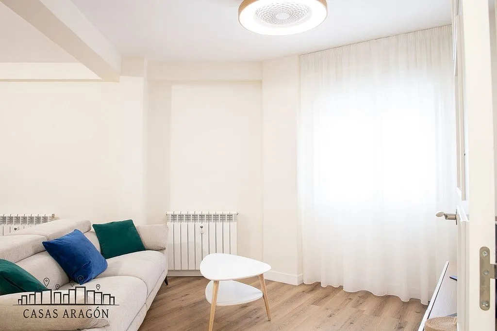 Séjour - Modernised Flat with South View in Lausana
