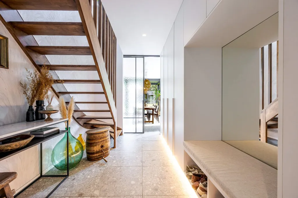 Esik - Luxury Villa with Garden in Lint