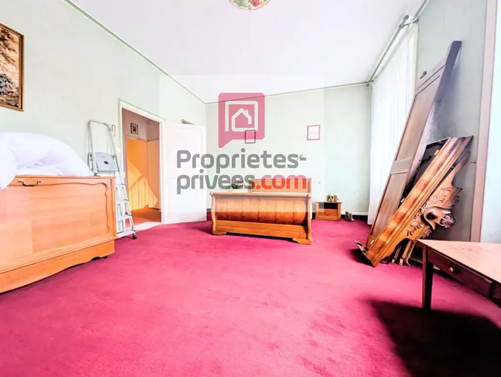 Chambres - Maison de village avec tour en pierre à Cosse Le Vivien