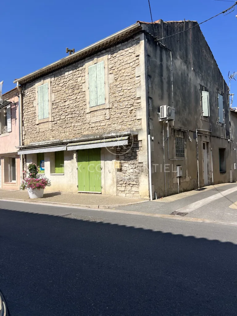 Esterno - City House with Courtyard in Eyragues