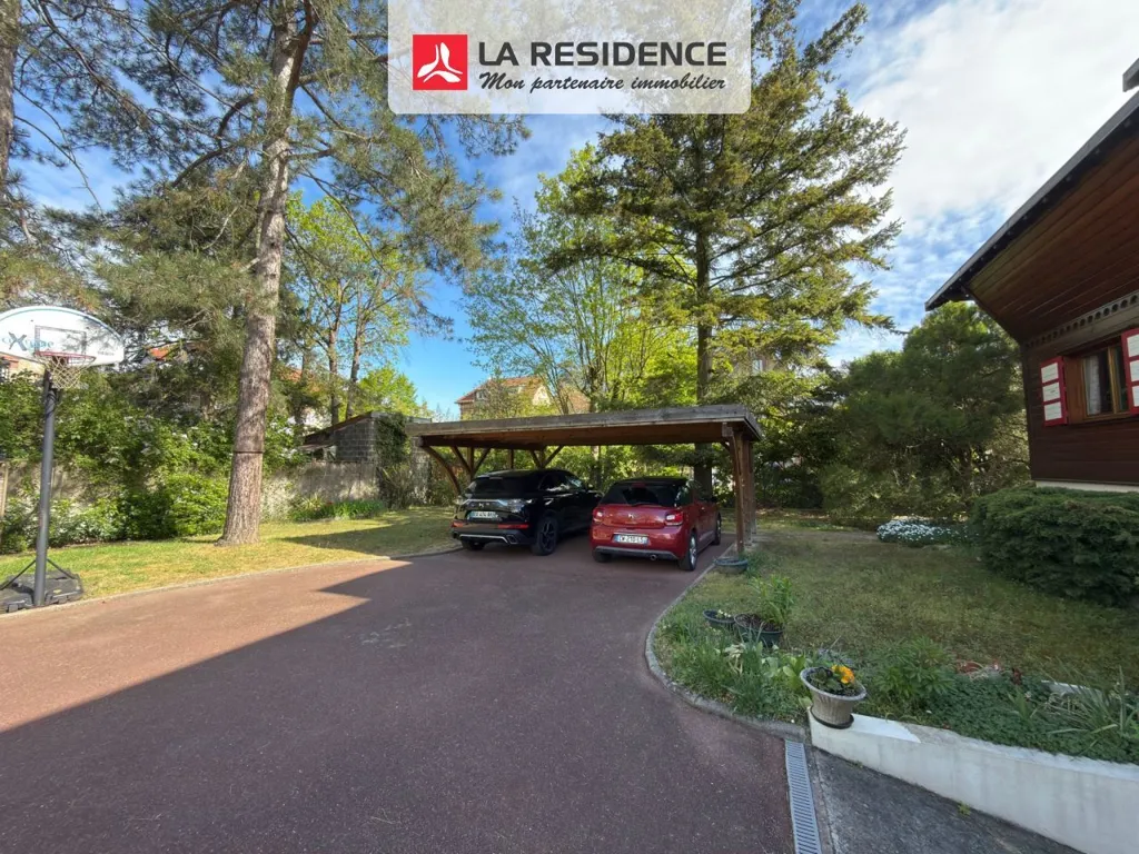 Extérieur - Chalet au Calme avec Piscine à Beauchamp