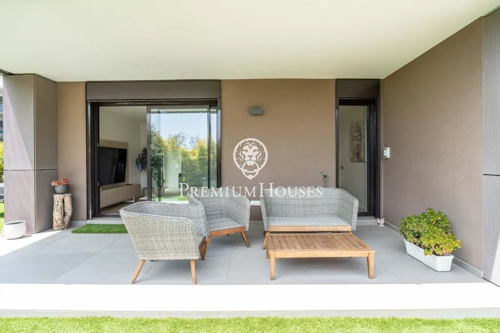 Terrass - Corner Flat with Pool in Sitges
