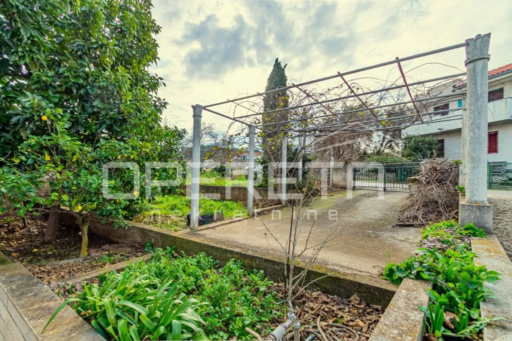 Giardino - Multi-Functional House with Sea View in Lumbarda
