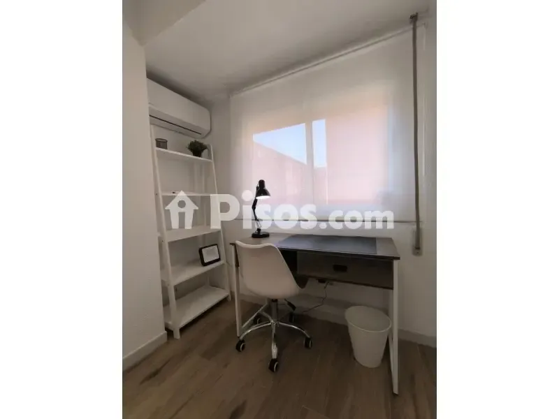 Bureau - Student-Friendly Flat with Terrace in Moncada
