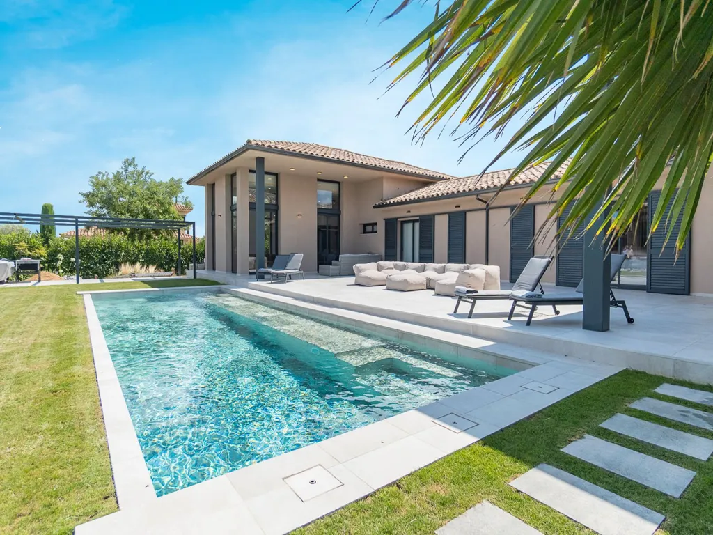 Bassein - Dual Villa with Pool in Torremirona Golf