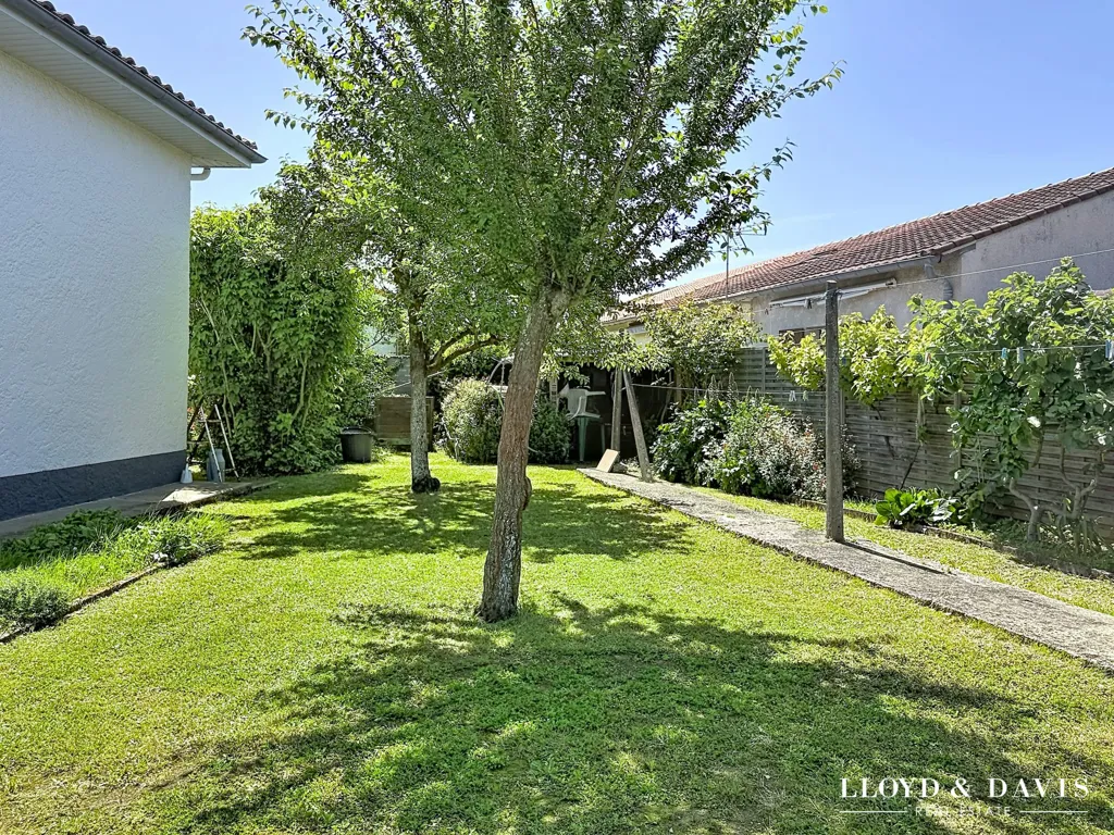 Garden - Renovated House with Garden in Royan