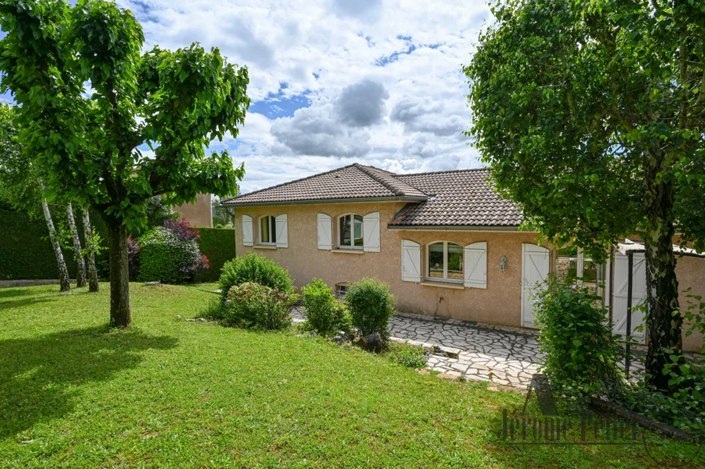 Aed - Semi-Basement House with Panoramic View in Communay