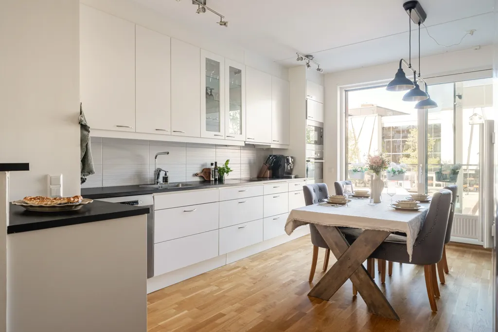 Cuisine - Modern Flat with Two Balconies near Täby Centre