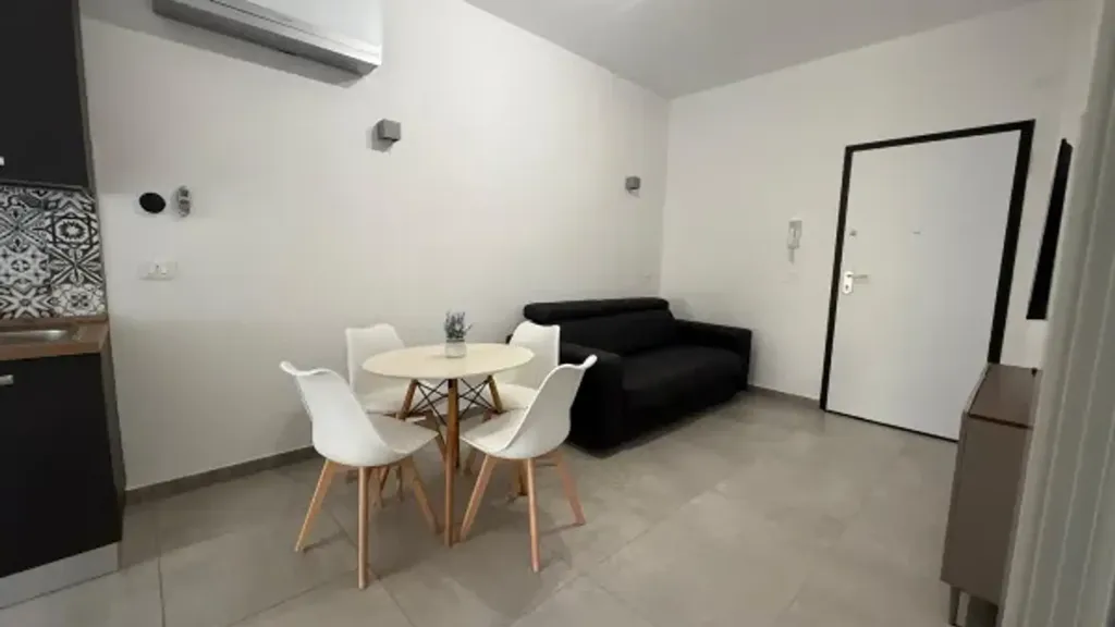 Elutuba - Rented Flat with Balcony in Nettuno Centre