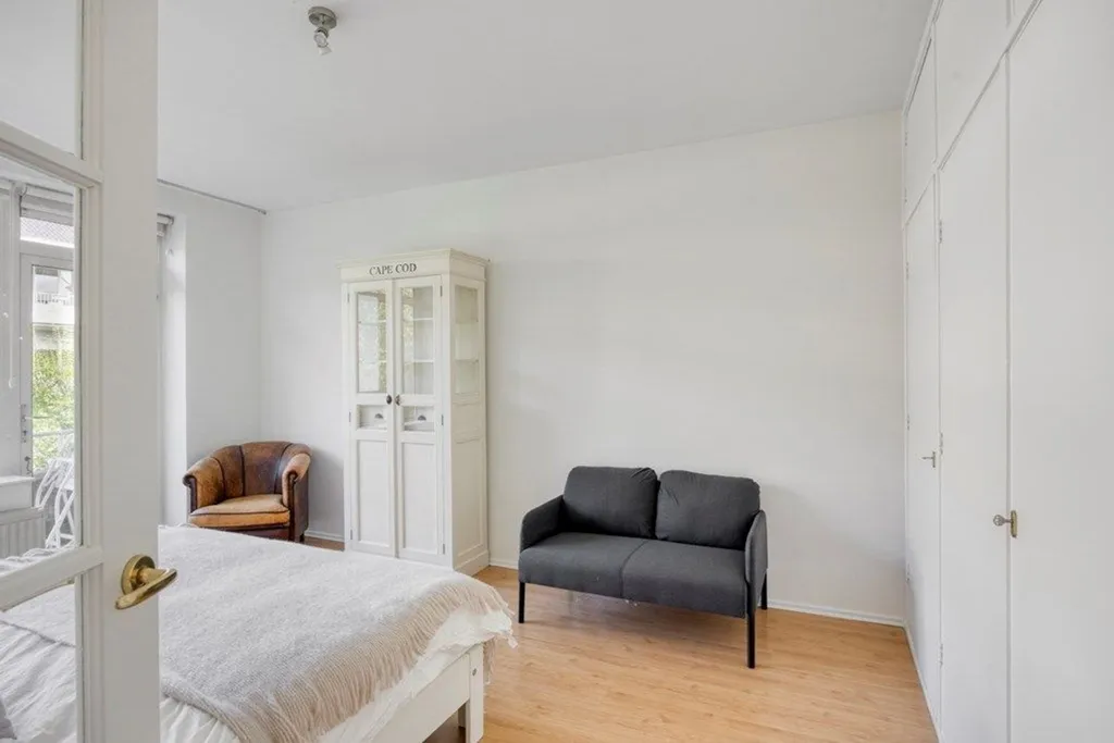 Magamistoad - Bright Two-Bedroom Portiekflat in Benoordenhout