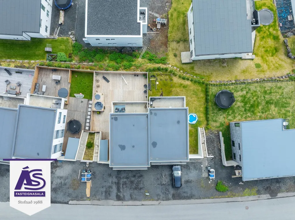 Vista aerea - Newly Built Duplex with Garden in Skarðshlíð