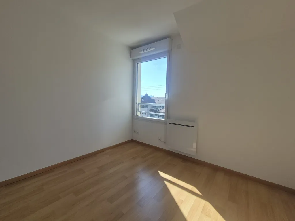 Pièces - Appartement avec Balcon et Vue Montagne à Voreppe