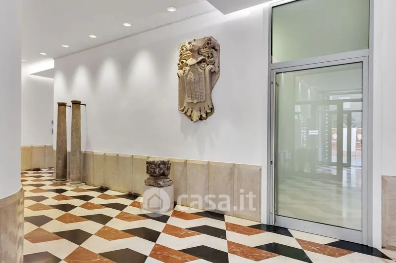 Entrée - Modernised Triplex with Balcony in Porta Romana