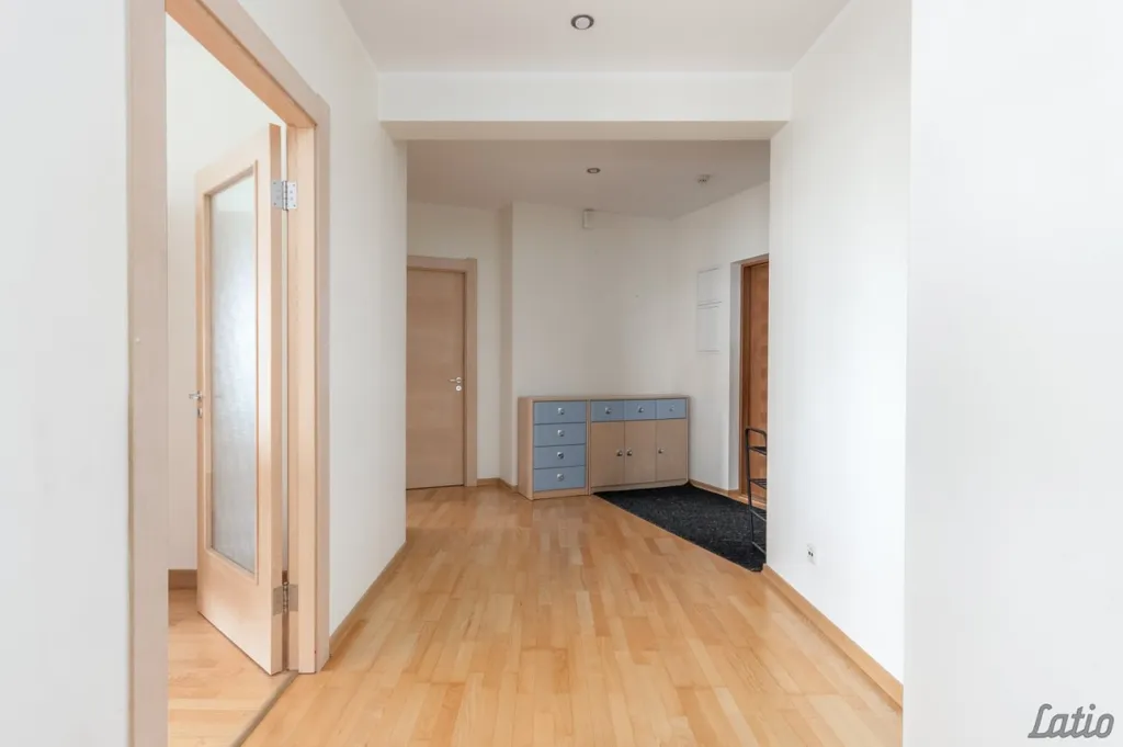 Entrée - 3-Bedroom Apartment with Terrace in Riga
