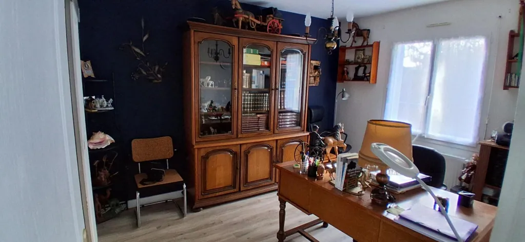 Office - House with Terrace in Malville
