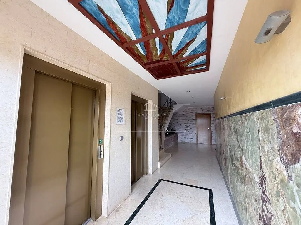 Entrée - Apartment with Pool and Garage in Cabanes