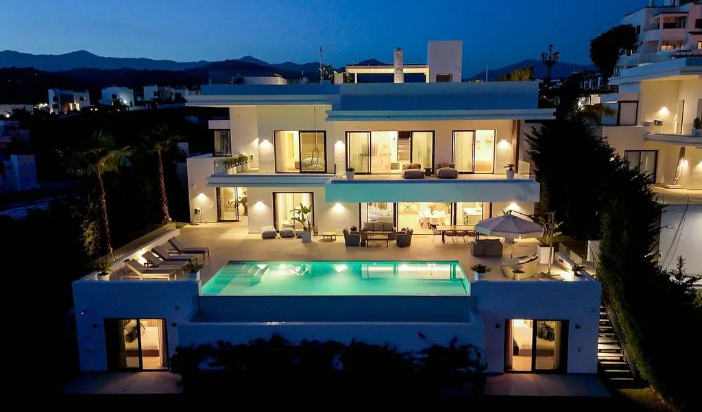 Piscine - Modern Chalet with Pool in El Padrón