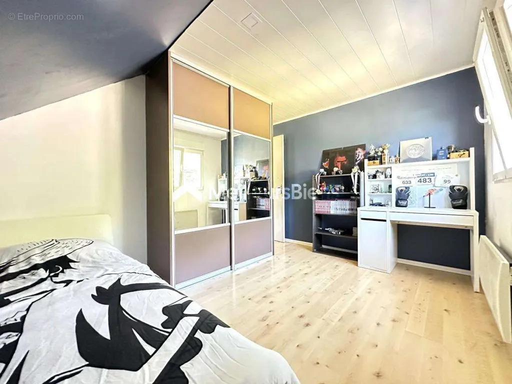 Chambres - Maison avec Extension Indépendante à Mondorff