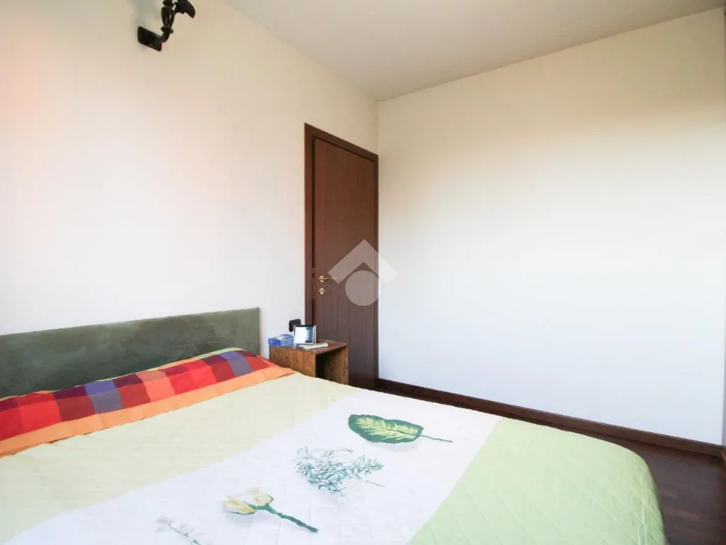 Magamistoad - Bright 2-Bedroom Apartment with Balcony in Milan