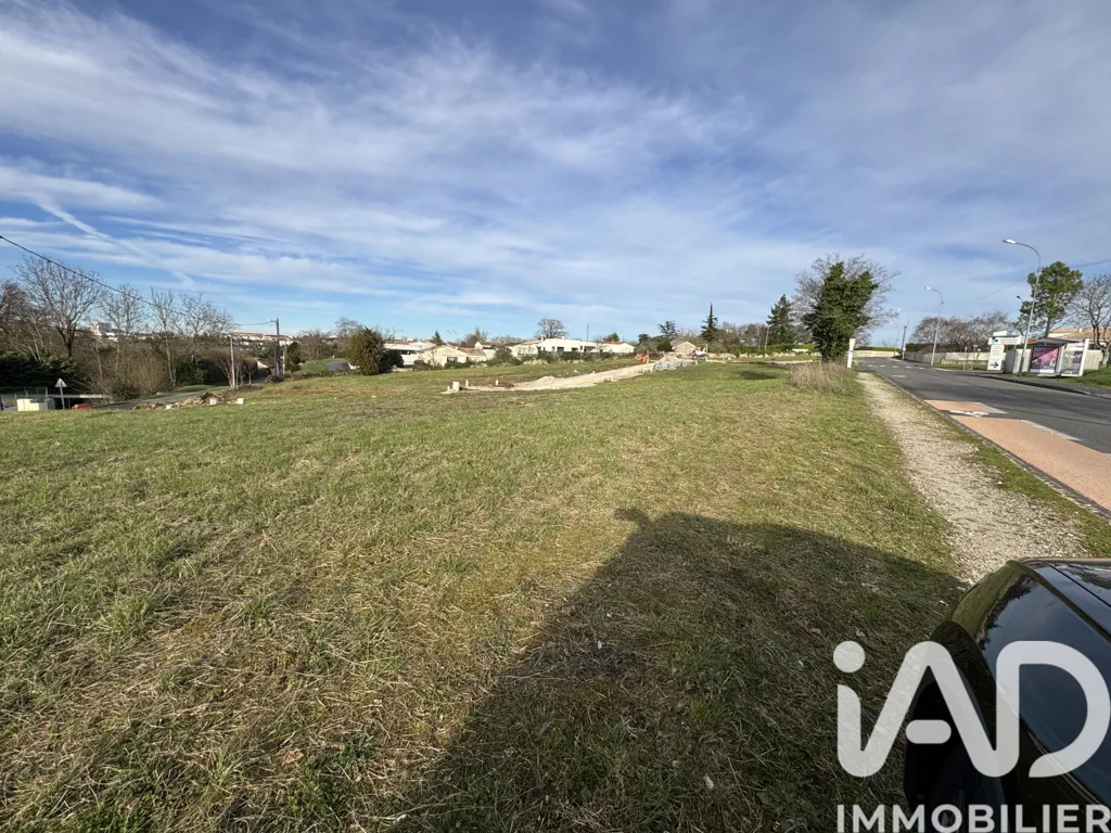Aed - Buildable Plot with Utilities in Angoulême