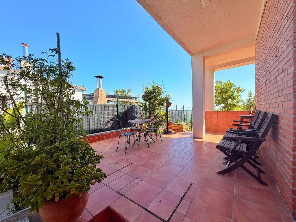 Terrass - Chalet with Pool and Terrace in Canyelles