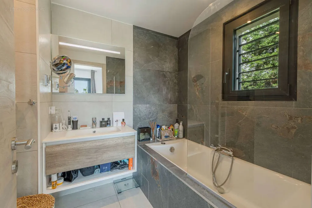 Bagni - Apartment with Sea View in Saint-Raphaël