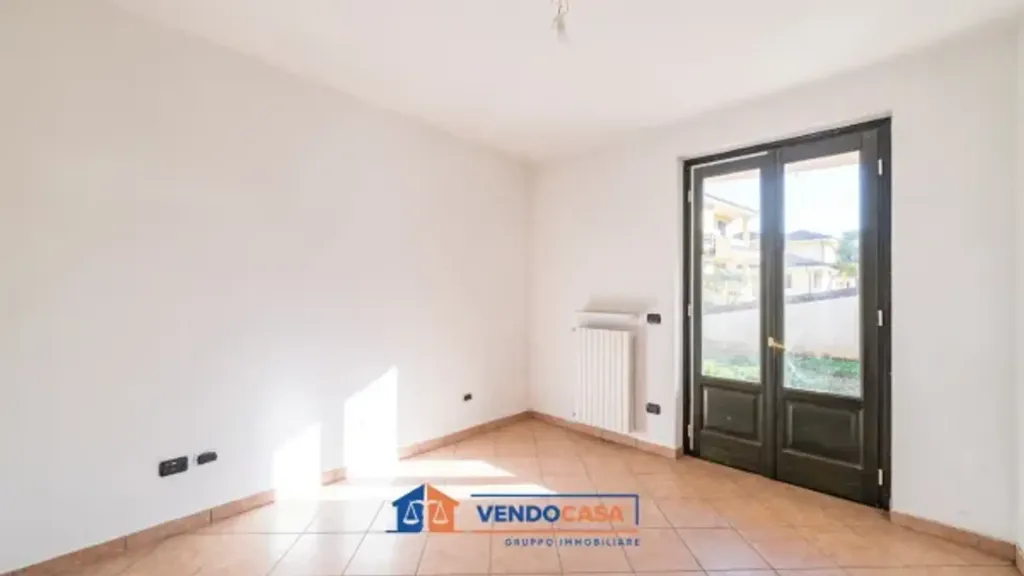 Pièces - Ground Floor Apartment with Private Garden in Bra