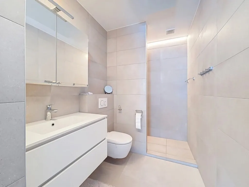 Salles de bain - Villa de Luxe avec Terrasse à Dilbeek