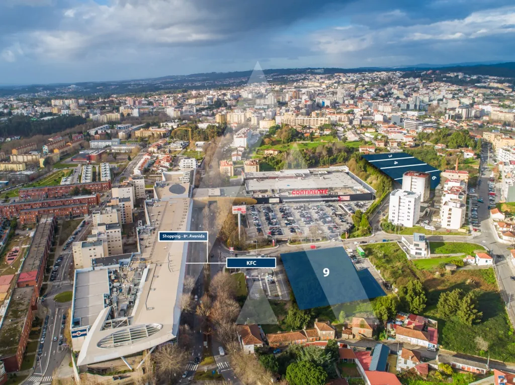 Vue aérienne - Construction Plot with Central Location in São João da Madeira