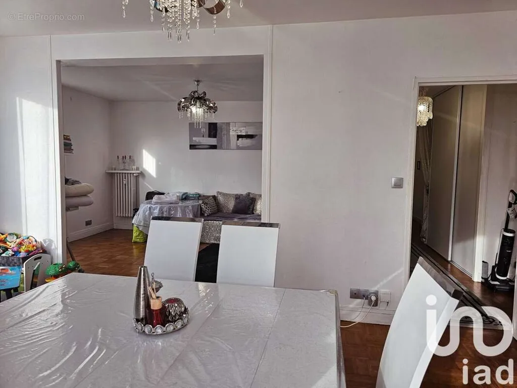 Bright Apartment with Parking in Limoges