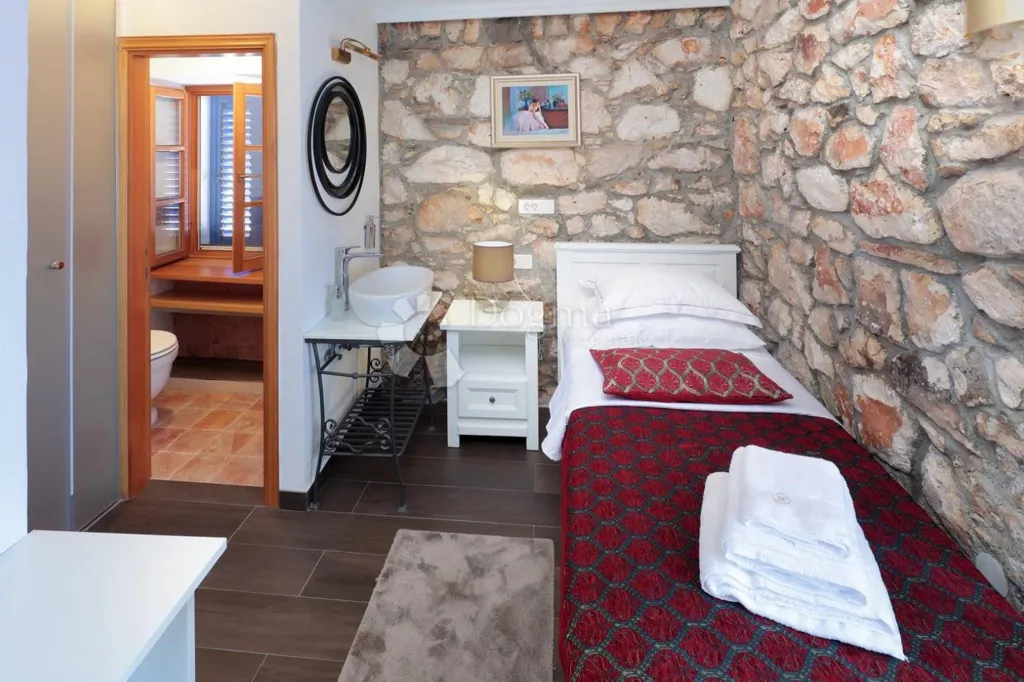 Bedrooms - Stone House with Pool on Molat, Zadar
