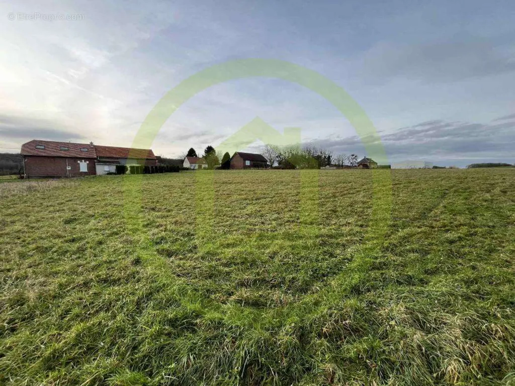 Giardino - Buildable Land with Rural Setting near Noyon