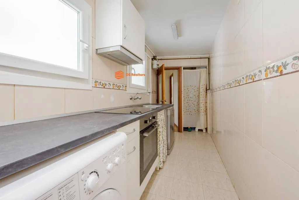 Cuisine - Luxury Apartment with Balconies in Madrid Centre