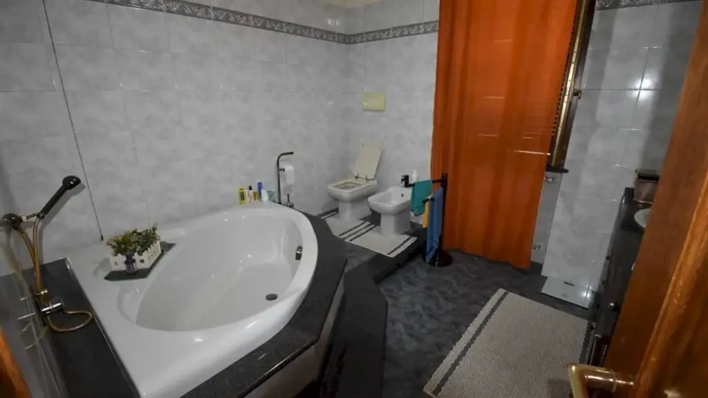 Bagni - Villa with Pool in Nizza Monferrato