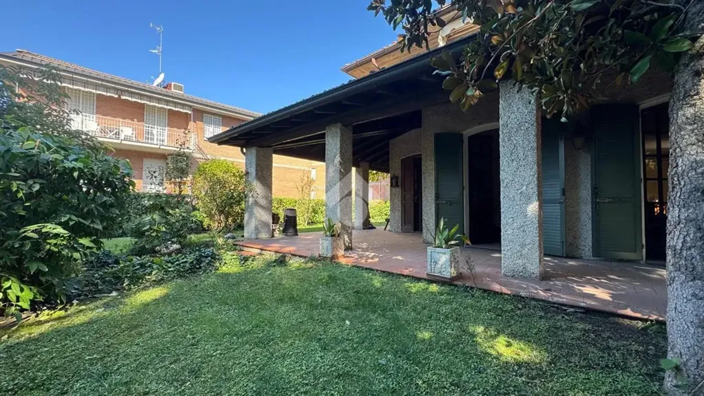 Aed - Traditional Villa with Garden in Rubiera