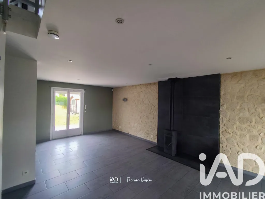 Séjour - Maison Traditionnelle avec Garage à Freneuse