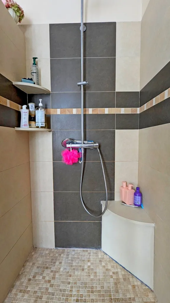 Salles de bain - Maison de Ville avec Véranda à Miramas