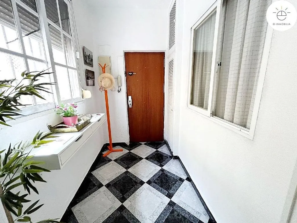 Entrée - Apartment with South View near Cathedral