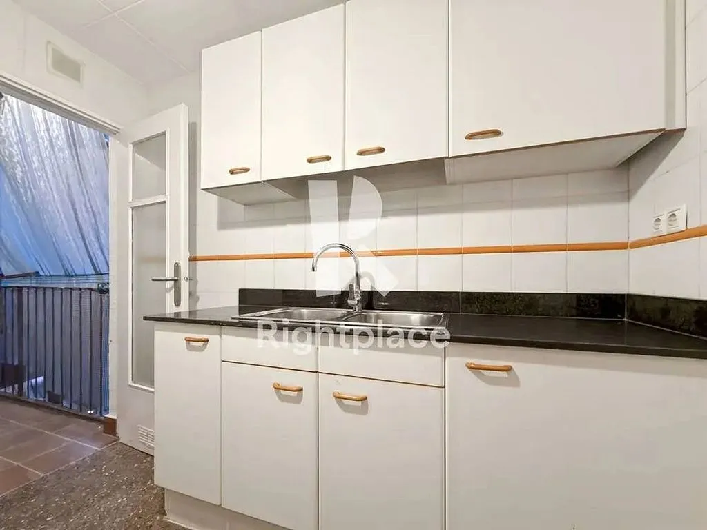 Cuisine - Apartment with Balcony and Terrace in La Nova Esquerra de l'Eixample
