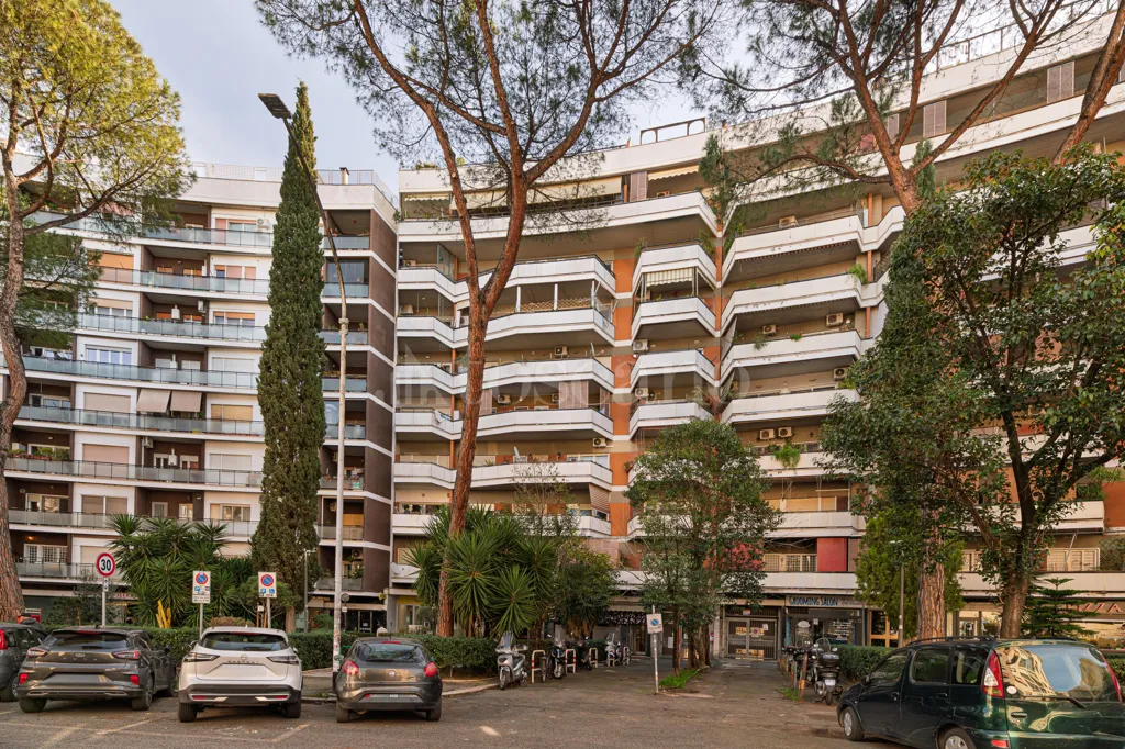 Välivaade - Spacious Apartment with Balcony in Monteverde, Rome