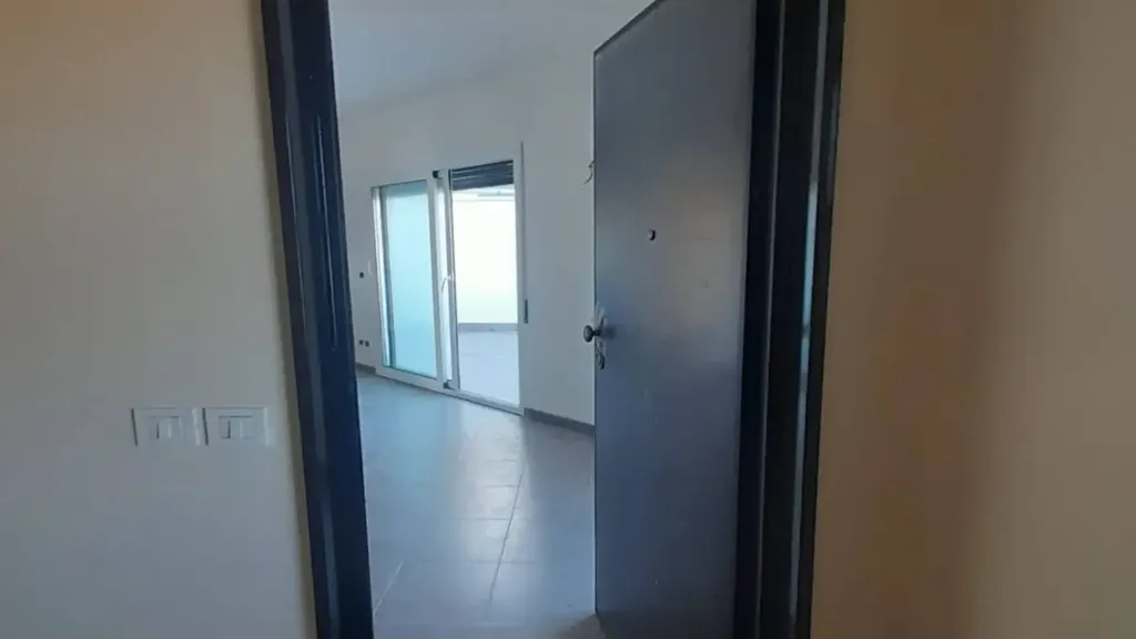hallway_entrance