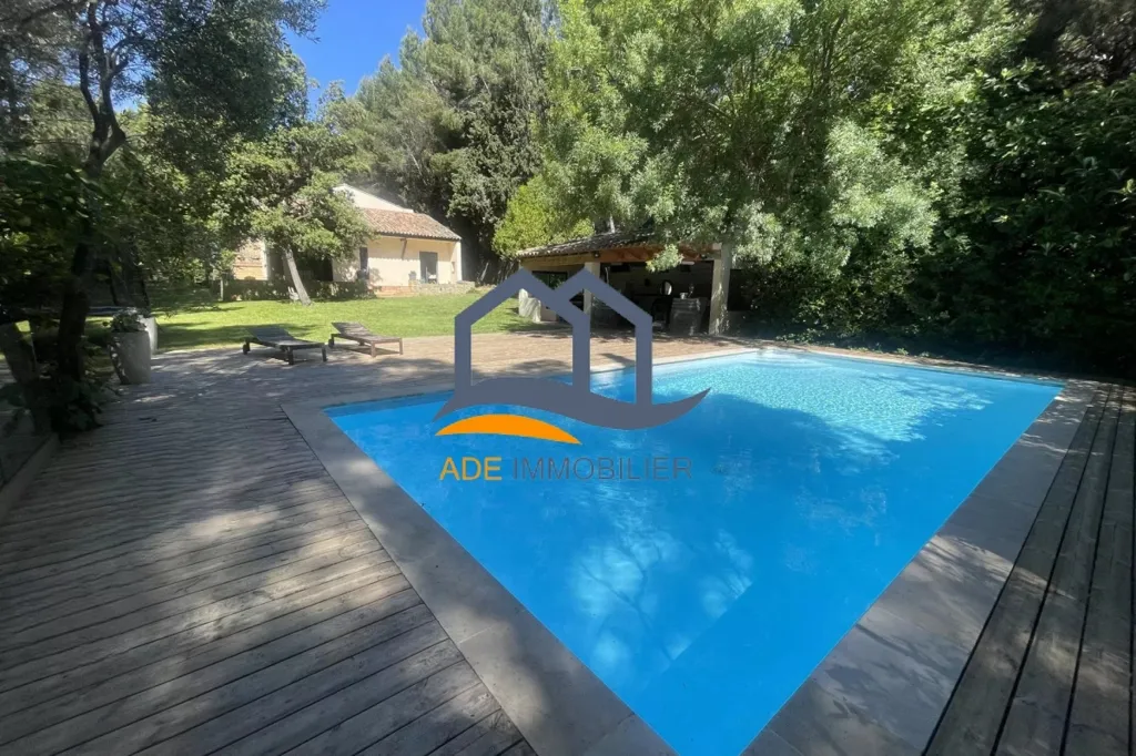 Piscine - Maison de Caractère avec Piscine à Éguilles