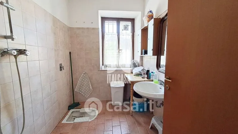 Salles de bain - Rustic Farmhouse with Garden in Roverbella