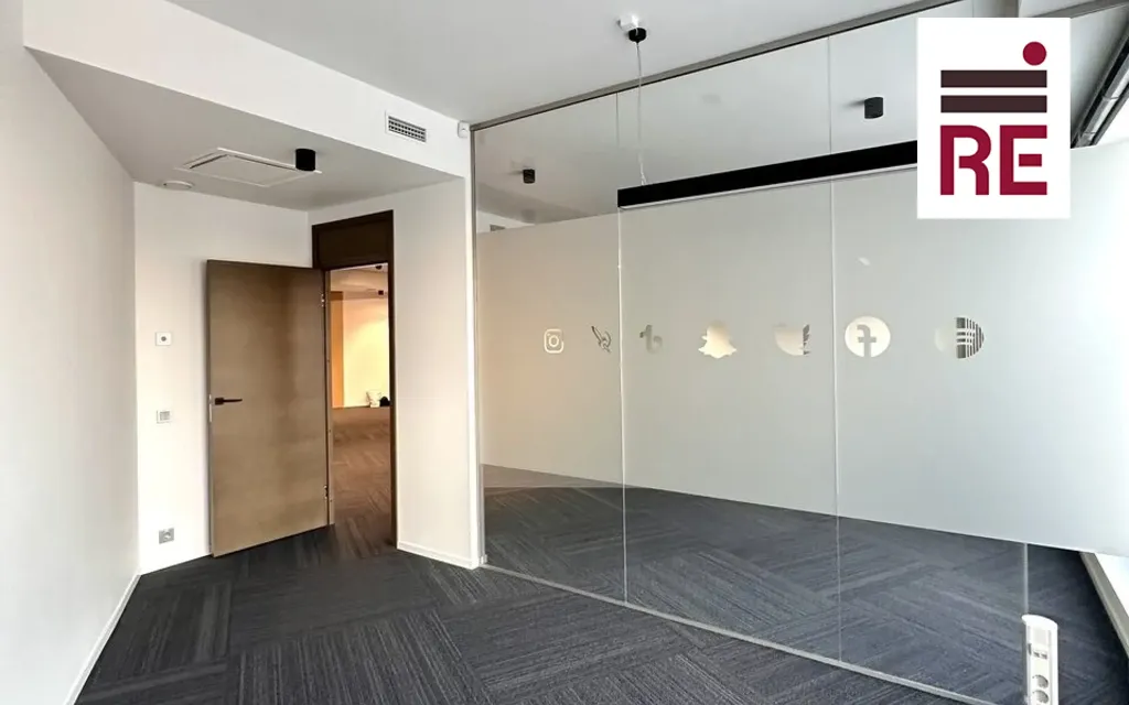 Bureau - Modern Office with City Views in Tallinn Centre