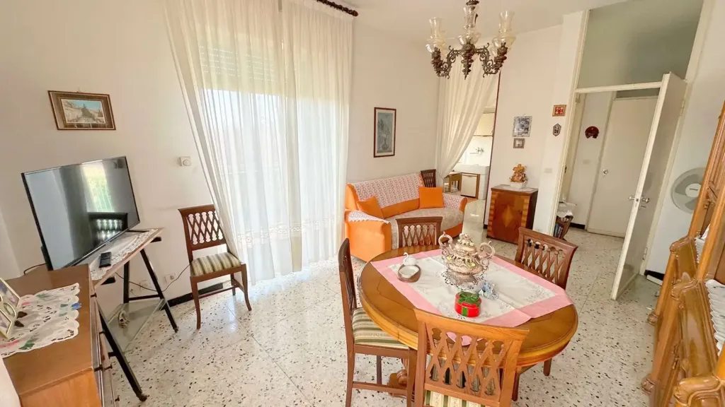 Salle à manger - Spacious Apartment with Balcony in Pozzolo Formigaro