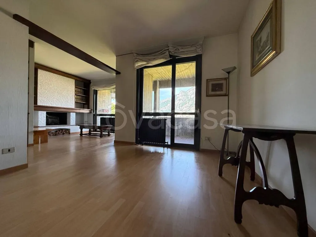 Séjour - Villa with Lake View in Malgrate