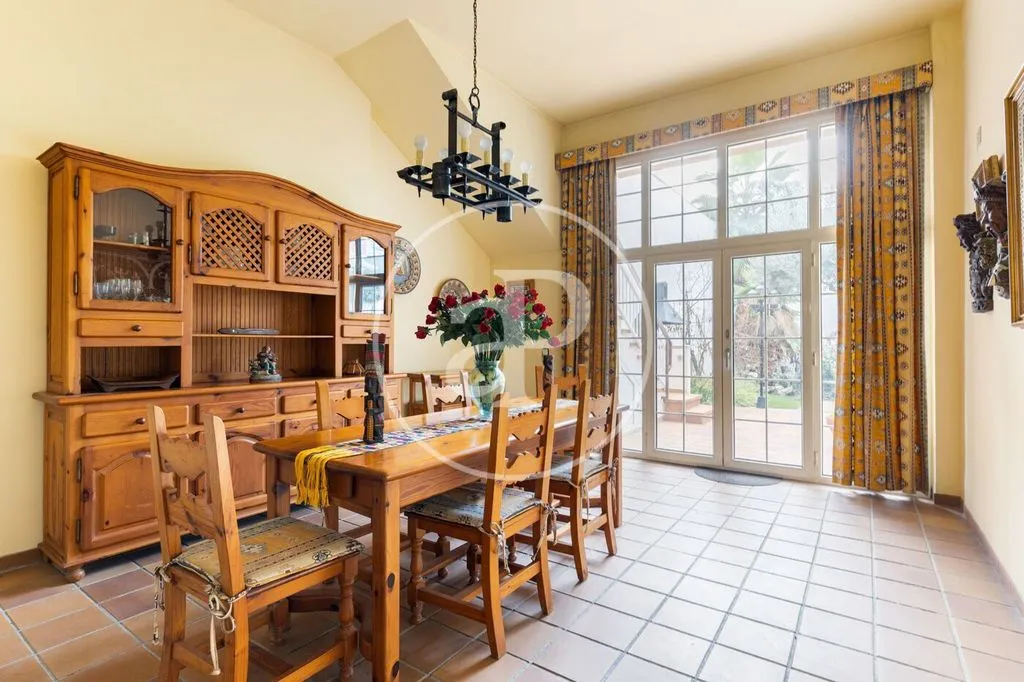 Salle à manger - Luxury Villa with Pool in Sabadell