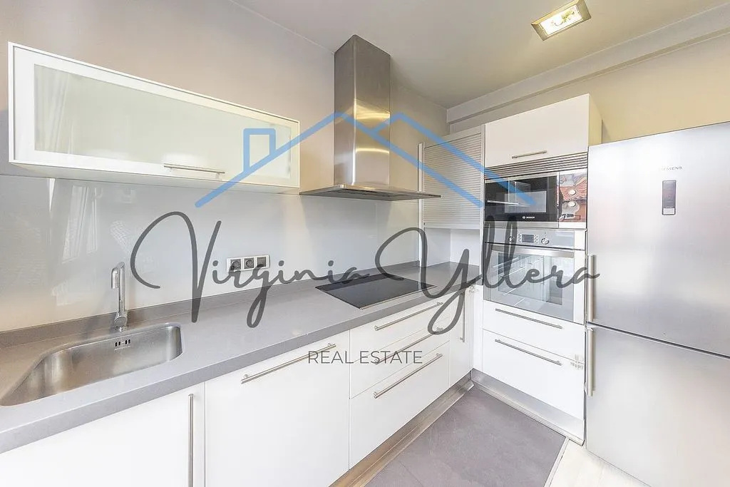Cucina - Apartment with Balcony and Terrace in Santander