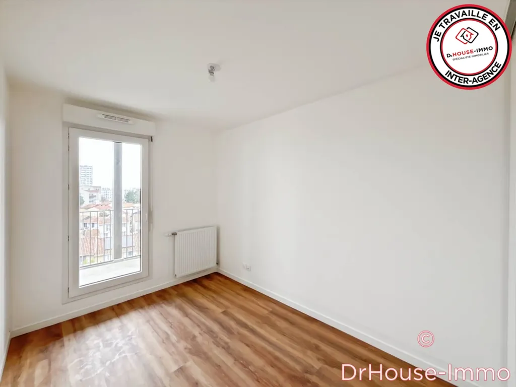 Pièces - Appartement Lumineux avec Terrasse à Mérignac